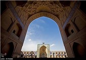 مسجد جامع اصفهان أکبر المساجد فی إیران