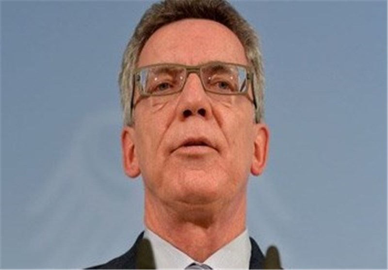 وزیر کشور آلمان: مرکل مسئول شرایط نابسامان در مسئله پناهندگان است