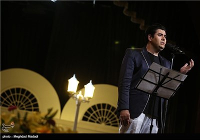 سالار عقیلی خواننده در اختتامیه سومین دوره جشنواره جام جم