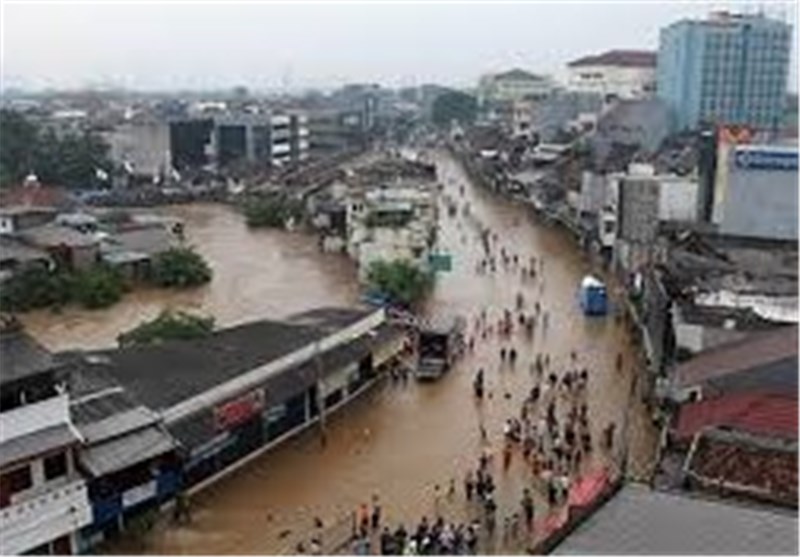 Indonesia Floods Leave 13 Dead, Tens of Thousands Displaced