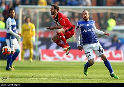 دیدار تیم های فوتبال استقلال و پرسپولیس