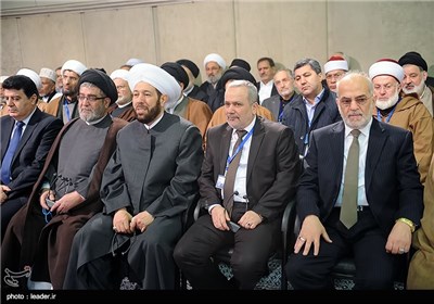 دیدار مسئولان نظام و مهمانان کنفرانس وحدت اسلامی با رهبر انقلاب