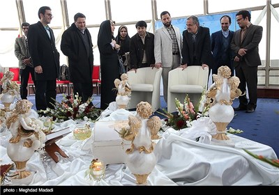 مسجد جامعی رئیس شورای شهر تهران در مراسم جشن عقد 60 زوج برفراز برج میلاد