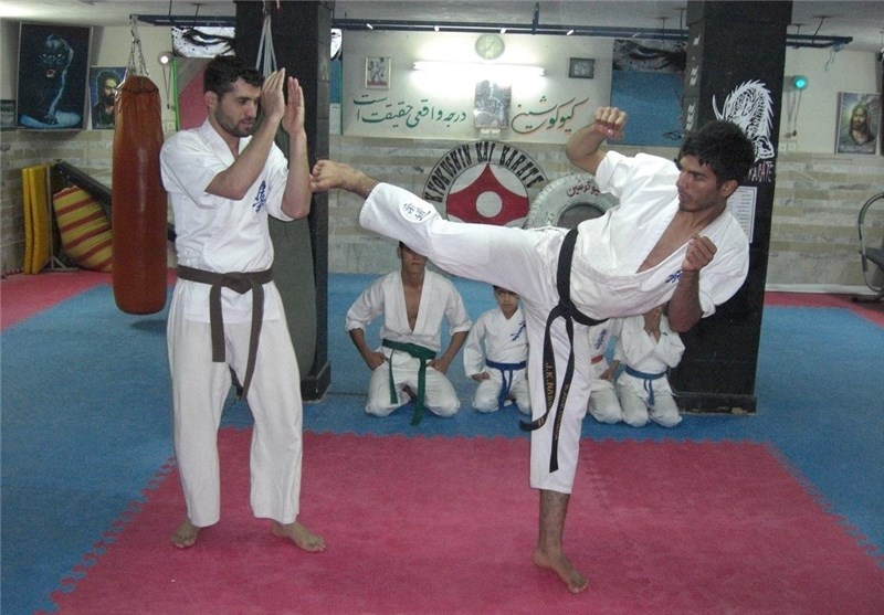 مسابقات کاراته انتخابی مرکزی در ساوه برگزار شد