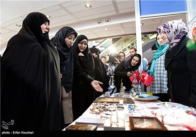 افتتاح بازارچه خیریه با حضور همسران وزرا و سفرا
