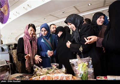 افتتاح بازارچه خیریه با حضور همسران وزرا و سفرا