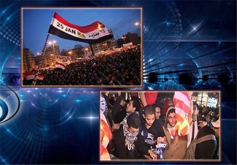 انقلابیون مصری بازهم پرچم آمریکا را به آتش کشیدند