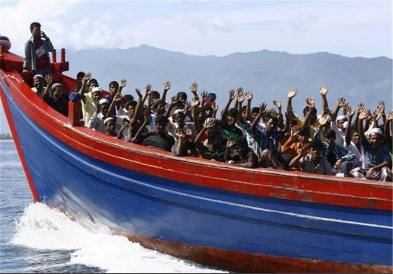Myanmar Navy Carries Out First Rescue of Migrant Boat