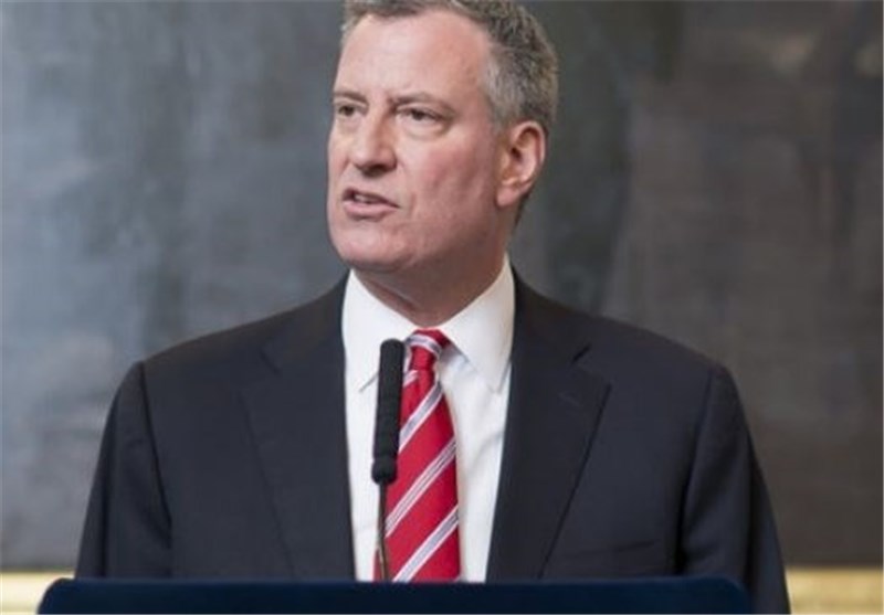 نیویورک در خاموشی، شهردار مشغول تبلیغات ریاست جمهوری
