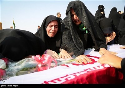 Iran, Iraq Exchange Bodies of Soldiers Killed in War