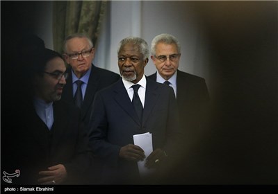 Photos: Annan Holds News Conference at Iran’s Foreign Ministry