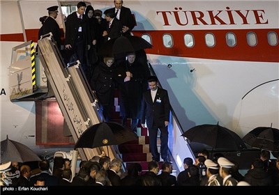 Turkish PM Starts Official Visit to Iran