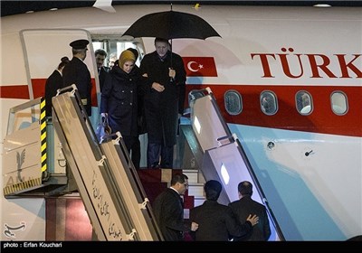 Turkish PM Starts Official Visit to Iran