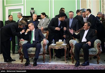 Turkish PM, Iranian First VP Meet in Tehran