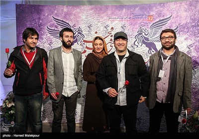 عوامل فیلم حق سکوت در مراسم افتتاحیه سی و دومین جشنواره بین المللی فیلم فجر