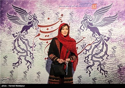 مهتاب کرامتی در مراسم افتتاحیه سی و دومین جشنواره بین المللی فیلم فجر