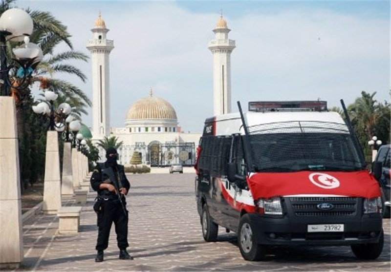 Policeman, 4 Terrorists Killed in Gunfight during Raid in Tunis