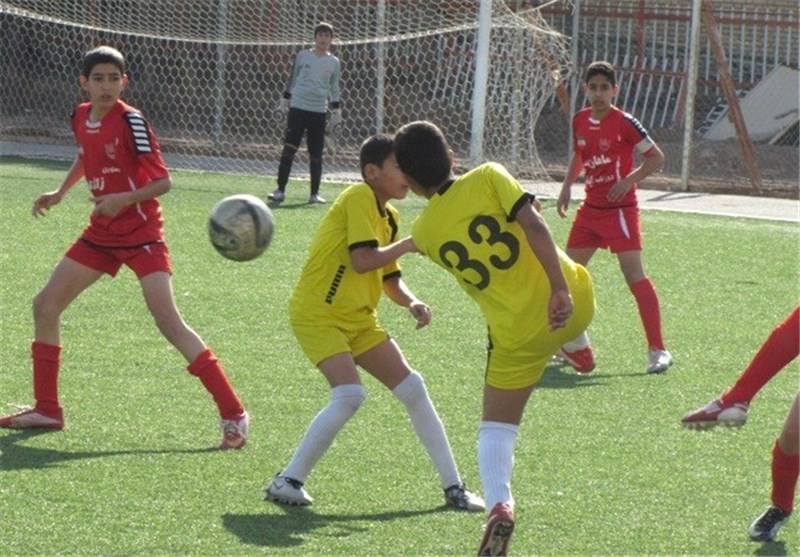 قهرمانی پرسپولیس قم در لیگ فوتبال نونهالان