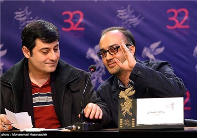 روح الله حجازی کارگردان و کیوان کثیریان منتقد و مجری در نشست خبری فیلم سینمایی زندگی مشترک آقای محمودی و بانو