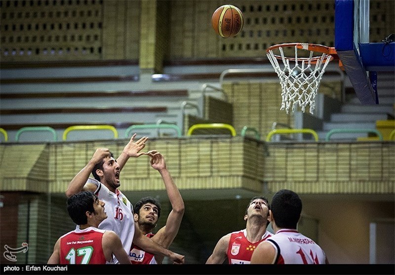 تیم بسکتبال قم با پیروزی بر قزوین به صعود امیدوار شد