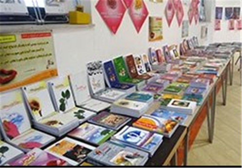 برپایی نمایشگاه با 2500 جلد کتاب در رشت