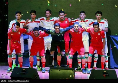 Iran Unveils Football Team’s Jersey