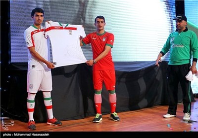 Iran Unveils Football Team’s Jersey