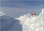 تلاش 6 ساعته برای نجات زن باردار گیلانی در برف
