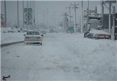 امدادرسانی به 60 سرنشین خودروهای گرفتار در برف گلپایگان