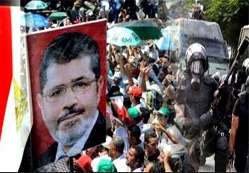 ادامه تظاهرات حامیان مرسی و محاکمه رهبران اخوان‌المسلمین در مصر