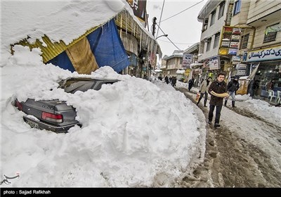 Heavy Snowfall Slams Northern Iran