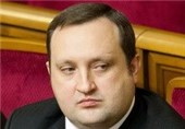 نخست وزیر اوکراین اختیارات این کشور را به پارلمان تفویض کرد