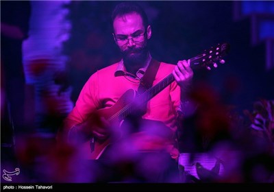 کنسرت موسیقی بابک جهانبخش به مناسبت دهه فجر-کیش