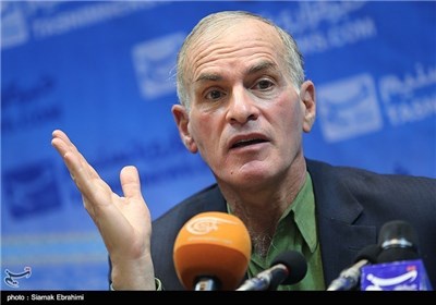US Political Analyst Finkelstein at Press Conference in Tehran