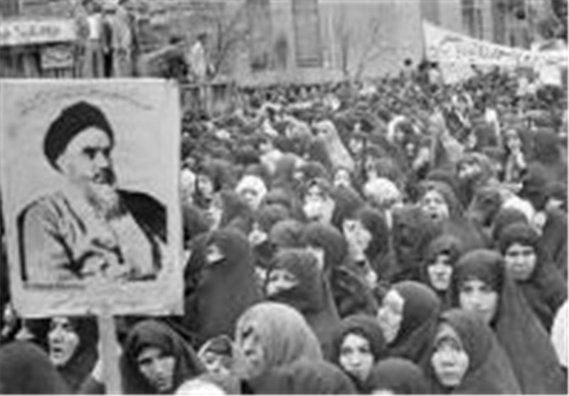 نقش زنان در شکل‌گیری انقلاب اسلامی به نسل جوان معرفی شود
