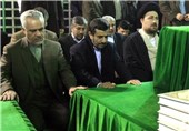 احمدی‌نژاد با آرمان‌های امام خمینی(ره) تجدید میثاق کرد