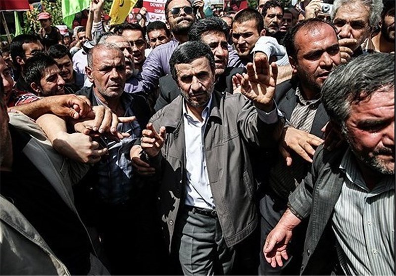 احمدی‌نژاد: راهپیمایی روز قدس مستکبرین را به نابودی خواهد کشاند