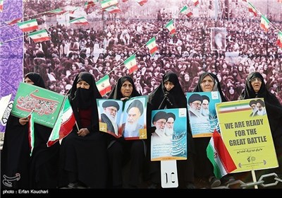 People in Tehran Mark Anniversary of Victory of Islamic Revolution