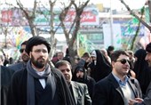حضور یادگار امام راحل در راهپیمایی 22 بهمن تهران + عکس