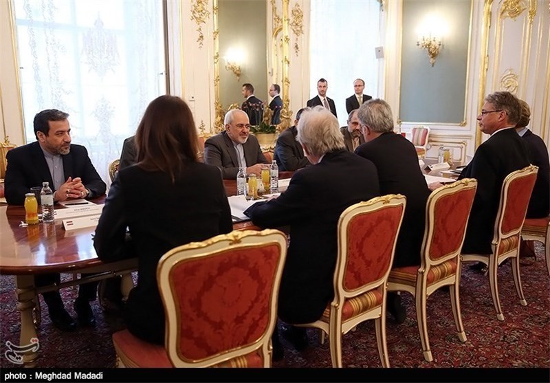 Zarif, Ashton Start Consultations with Own Teams after Bilateral Meeting