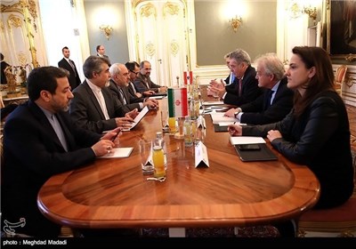 Iran’s Zarif Meets Austrian President, FM in Vienna