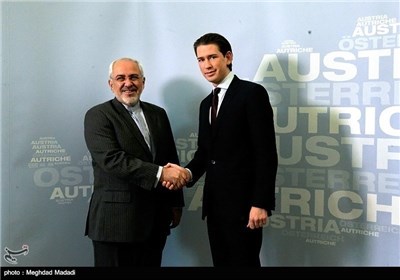 Iran’s Zarif Meets Austrian President, FM in Vienna