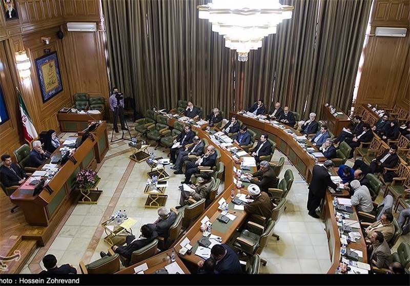 تشنج در جلسه علنی شورای شهر تهران به خاطر مخالفت حافظی با ساخت بیمارستان هسته ای