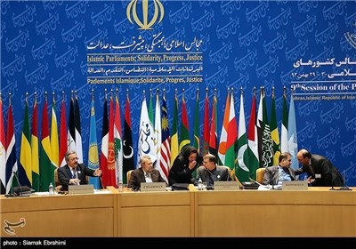 علی هامش مؤتمر اتحاد برلمانات الدول الاسلامیة