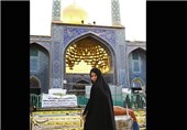 ادای احترام مریلا زارعی به ساحت حضرت‌ معصومه(ع) + عکس