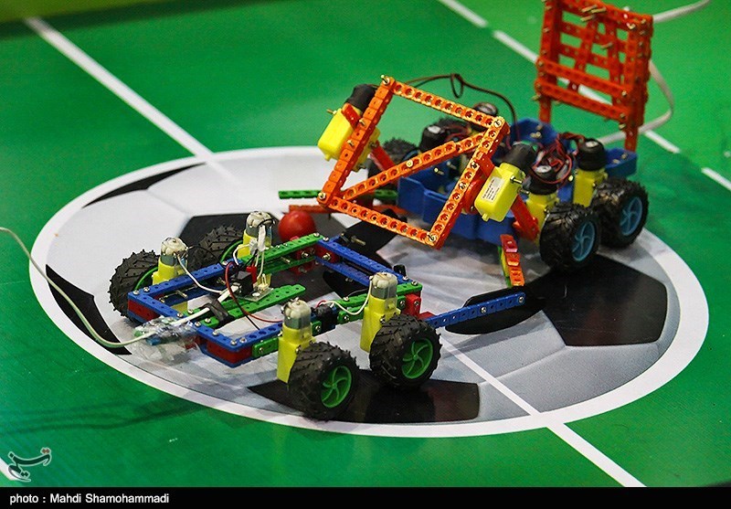 مسابقات رباتیک دانش‌آموزان استان گلستان برگزار شد