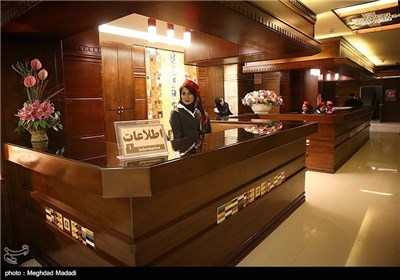 افتتاح فندق و مستشفی غاندی فی طهران