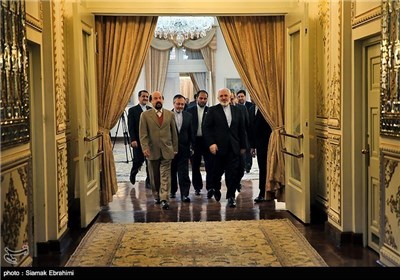 ظریف : التعاون بین ایران ومنظمة شانغهای یؤدی الی تعزیز المنظمة