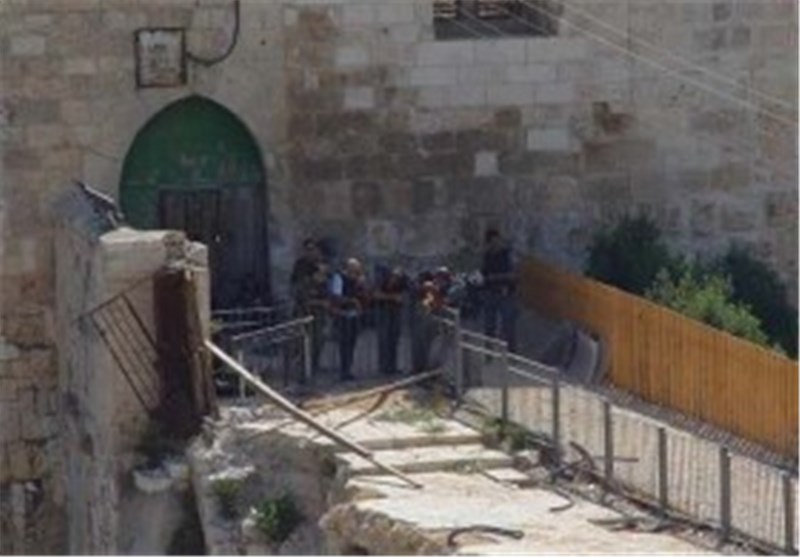 إنهیار جدار إستنادی فی باب المغاربة بسبب حفریات الاحتلال الصهیونی