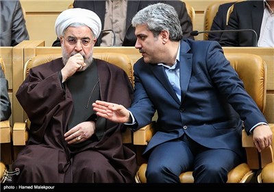 حجت الاسلام حسن روحانی رئیس جمهور و سورنا ستاری معاون علمی و فناوری رئیس جمهور در بیست و هفتمین جشنواره بین المللی خوارزمی